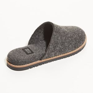 NWOB Eileen Fisher Soft Felt Wool Mules 7.5